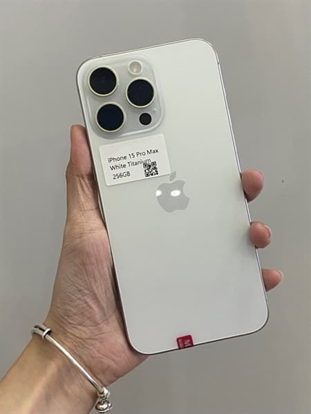 Iphone 15prm 256 trắng like new